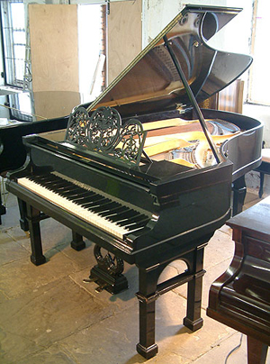 阿瑟•布利斯的博兰斯勒三角钢琴来到 Besbrode Pianos
